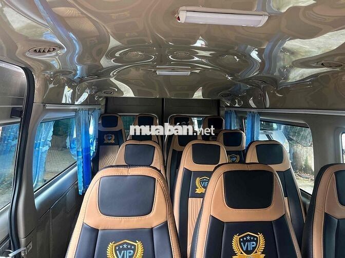 Ford Transit 16 chỗ Bạc