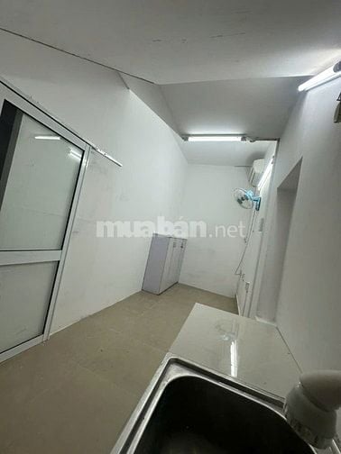 Cho thuê phòng tầng trệt, 42/48C Hoàng Hoa Thám, phường 7, Bình Thạnh