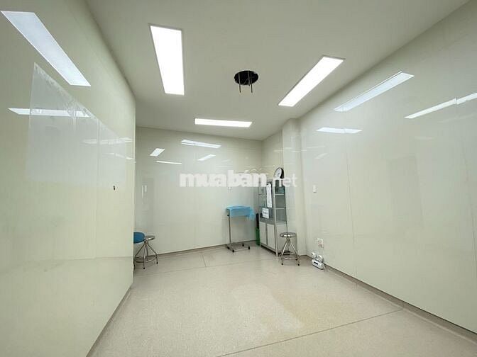 CHO THUÊ NHÀ NGUYÊN CĂN, DIỆN TÍCH SỬ DỤNG HƠN 100M2 MẶT TIỀN QUẬN 3 