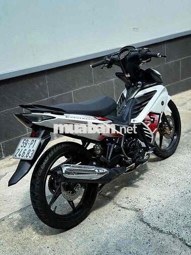 Yamaha Exciter 135 5 số Trắng Đen Đỏ