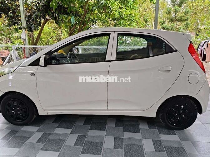 Hyundai Eon 2012 Trắng