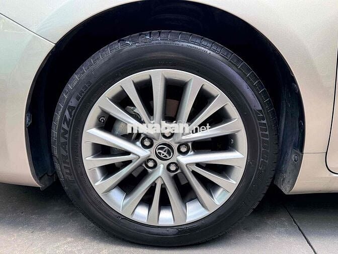 Siêu phẩm Camry 2.5Q 2019 Lắp ráp - Xe đẹp đi ít