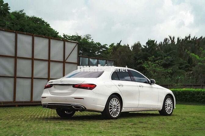 Mercedes E200 Exclusive V1 model 2023 cực đẹp
