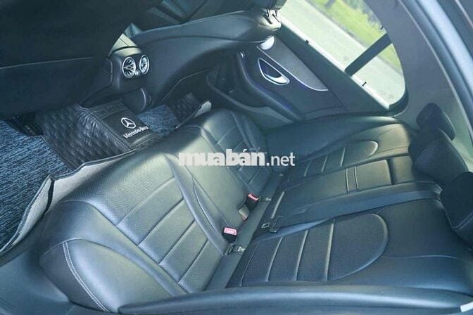Mercedes C200 2***0 km Đen