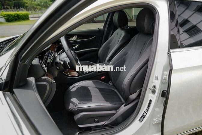 Mercedes E200 Exclusive V1 model 2023 cực đẹp
