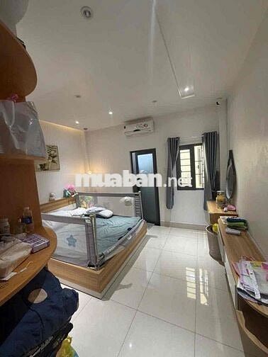 Nhà HXH Nguyễn Văn Khối, Ngay Công Viên Làng Hoa 5PN 6WC 18tr