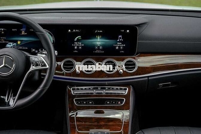 Mercedes E200 Exclusive V1 model 2023 cực đẹp