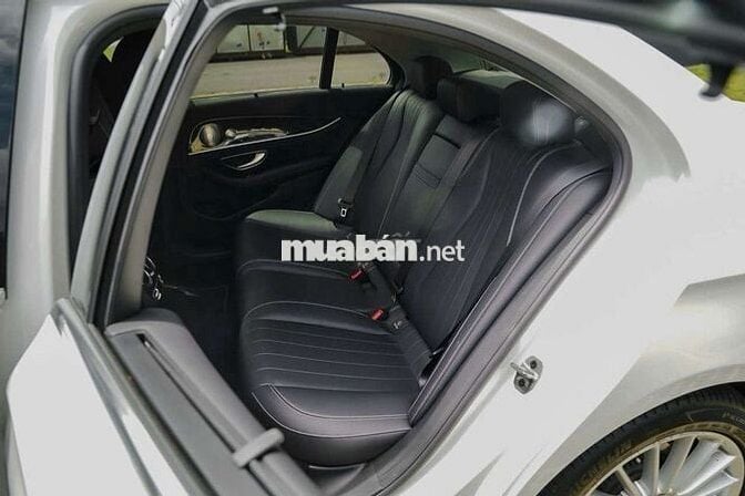 Mercedes E200 Exclusive V1 model 2023 cực đẹp