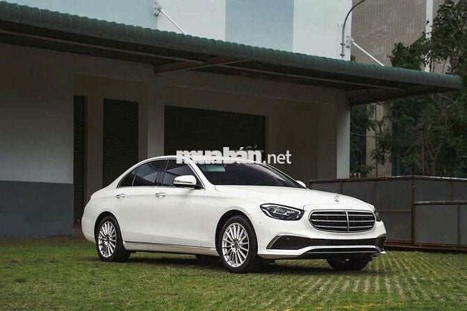 Mercedes E200 Exclusive V1 model 2023 cực đẹp