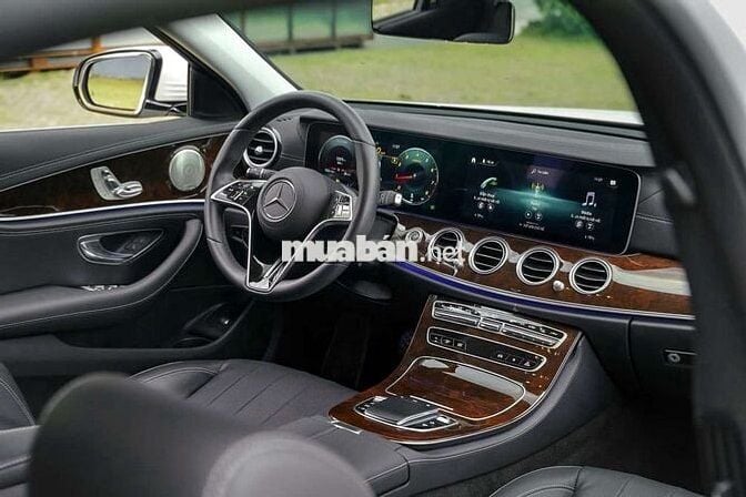 Mercedes E200 Exclusive V1 model 2023 cực đẹp