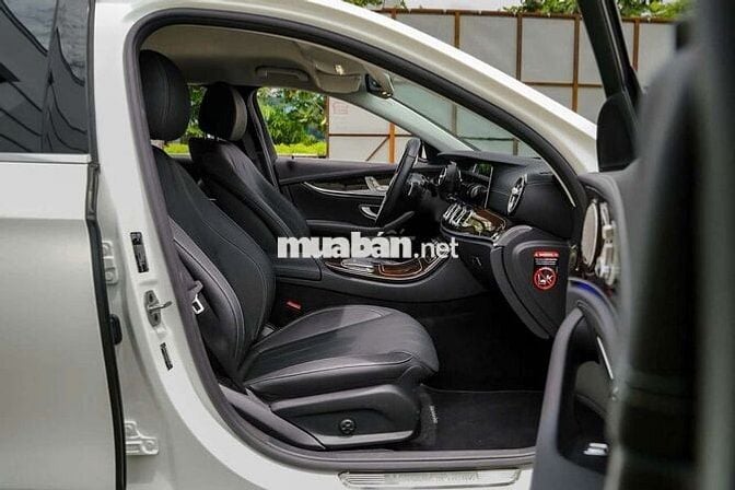 Mercedes E200 Exclusive V1 model 2023 cực đẹp