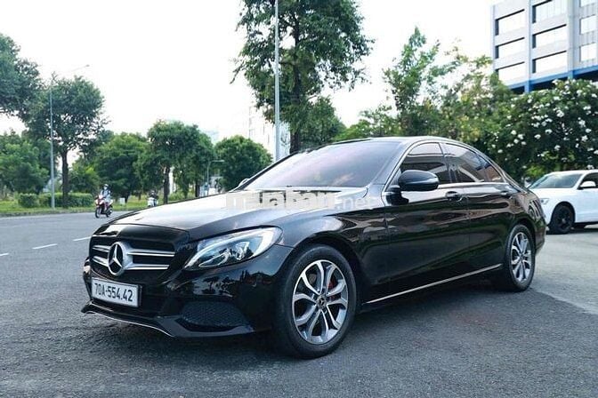 Mercedes C200 2***0 km Đen