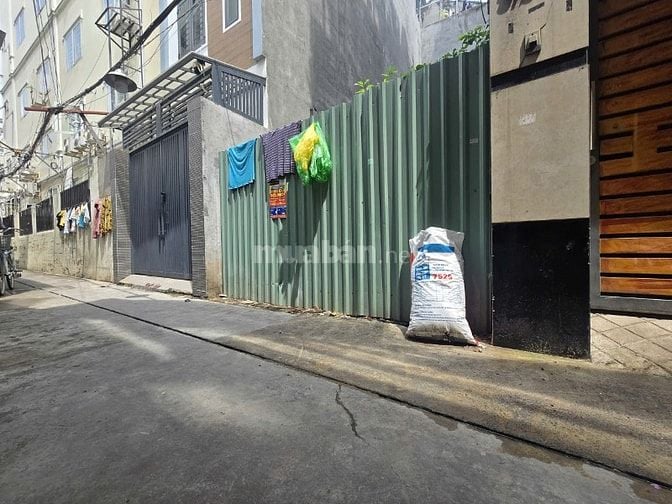 Bán nhà Nát Ngay Bình Giã- Trường CHinh. Dt 3.3x12.5m. gần Ga T3