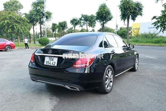 Mercedes C200 2***0 km Đen