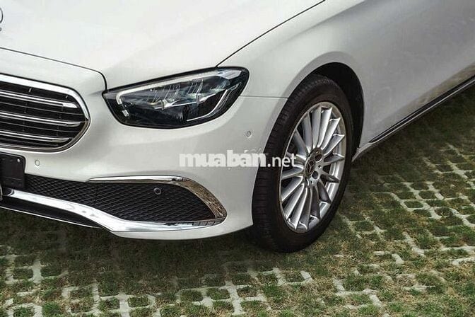 Mercedes E200 Exclusive V1 model 2023 cực đẹp