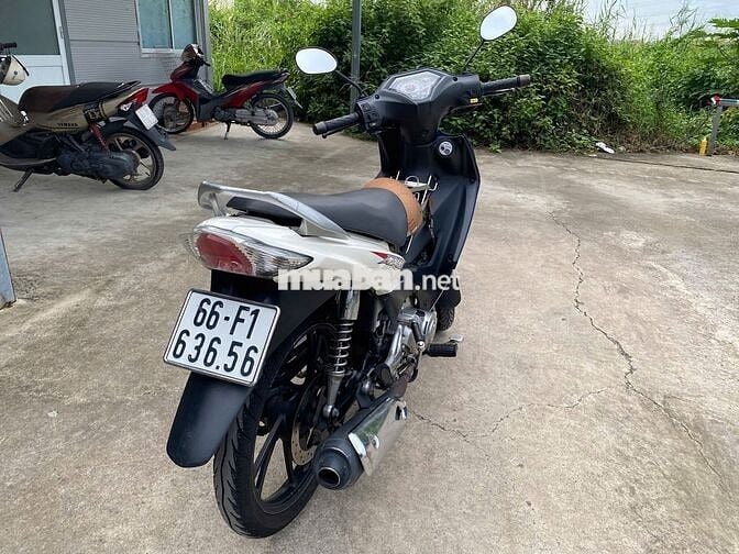 Suzuki Axelo 2013 Xanh Trắng