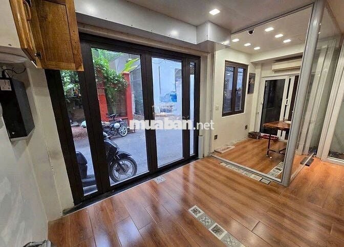 Cho Thuê Mặt Bằng Đường Nguyễn Bỉnh Khiêm, Quận 1 ( Rộng Thoáng )