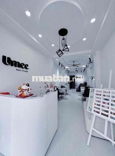 UMEE TUYỂN THỢ NAIL PHÚ NHUẬN