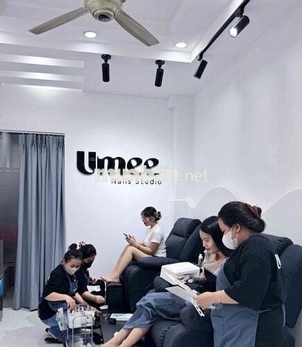 UMEE TUYỂN THỢ NAIL PHÚ NHUẬN
