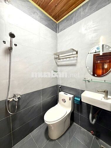 Cho Thuê Nhà Kinh Doanh 1 Trệt 4 Lầu Đường Lữ Gia – 15 Tr/Tháng