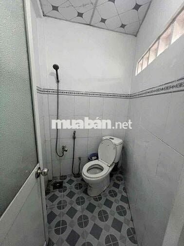 Nhà 4x20m trệt gác có sân rộng - hẻm Nguyễn Văn Cừ