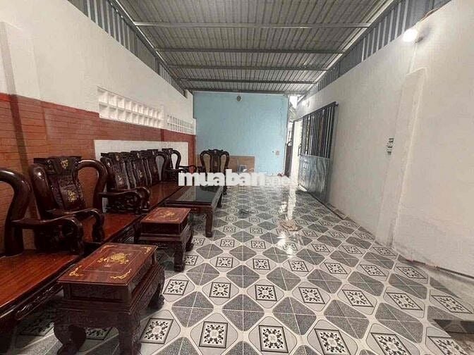 Nhà 4x20m trệt gác có sân rộng - hẻm Nguyễn Văn Cừ