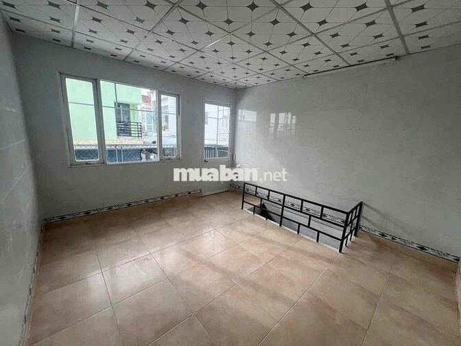 Nhà 4x20m trệt gác có sân rộng - hẻm Nguyễn Văn Cừ