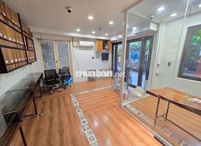 Cho Thuê Mặt Bằng Đường Nguyễn Bỉnh Khiêm, Quận 1 ( Rộng Thoáng )