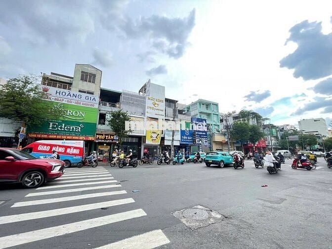 Nhà nguyên căn Đ. Trường Chinh ngay Ngã Ba Đối Diện Chợ Và Trường Học