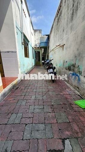 NHÀ CẤP 4 CÓ SÂN RỘNG ĐƯỜNG SỐ 4