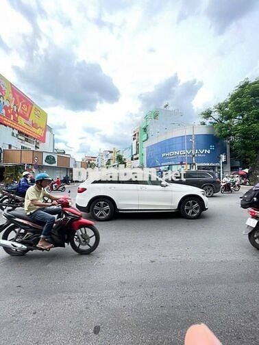 Nhà nguyên căn Đ. Trường Chinh ngay Ngã Ba Đối Diện Chợ Và Trường Học