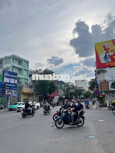 Nhà nguyên căn Đ. Trường Chinh ngay Ngã Ba Đối Diện Chợ Và Trường Học