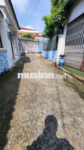 NHÀ CẤP 4 CÓ SÂN RỘNG ĐƯỜNG SỐ 4