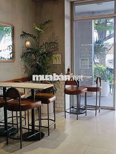 NHÂN VIÊN BÁN HÀNG CHUỖI BÁNH MÌ 362