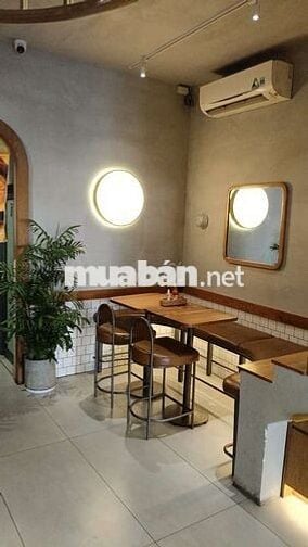NHÂN VIÊN BÁN HÀNG CHUỖI BÁNH MÌ 362