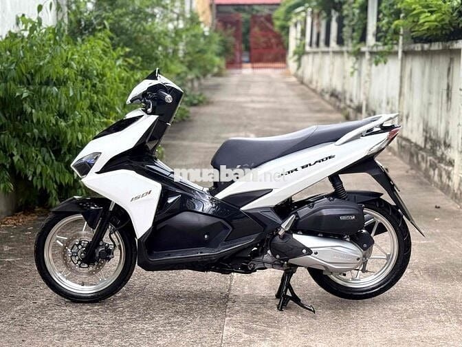 Honda Airblade 2017 Trắng đen máy zin êm