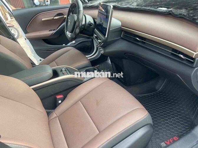 VinFast VF6 Plus 2026 Trắng 7.500 km