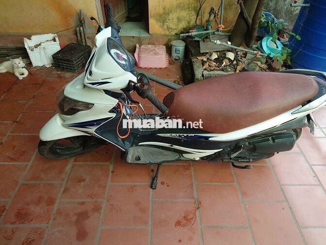 Suzuki Hayate SS FI 2012 Trắng
