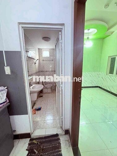 Phòng trọ có máy lạnh ngay Emart Phan Huy Ích