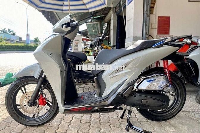 Honda SH 160i ABS 2026 MẪU MỚI 3.000Km Xám Xj Măng