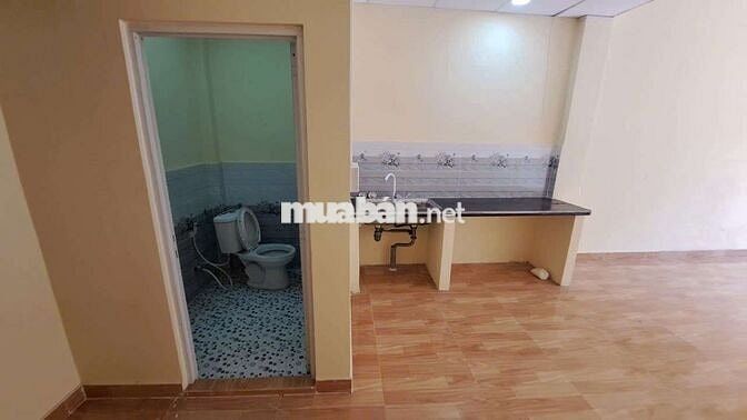 NHÀ NGUYÊN CĂN MẶT TIỀN NGAY NGÃ 4 NƯỚC ĐÁ