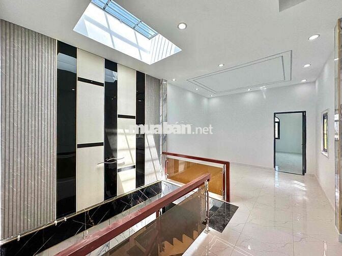Nhà Gần Chợ Hưng Long 100m2 3PN 3Wc SHR Giá Rẻ Nhất Khu Vực