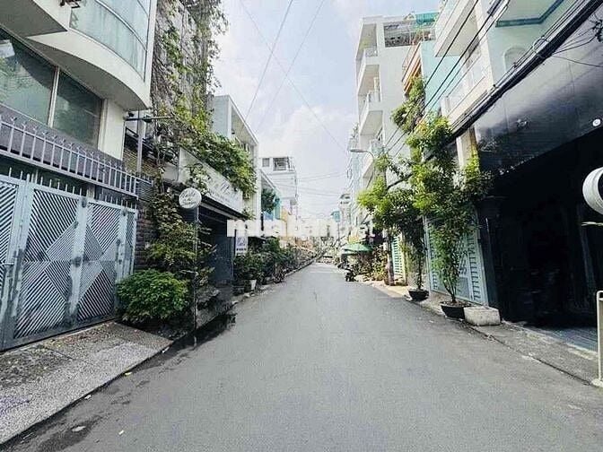 Hẻm xe hơi 6m -Nhà 4 tầng 55m -Chính chủ một đời -Kế bên Trường Sa