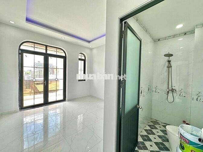 Nhà Gần Chợ Hưng Long 100m2 3PN 3Wc SHR Giá Rẻ Nhất Khu Vực