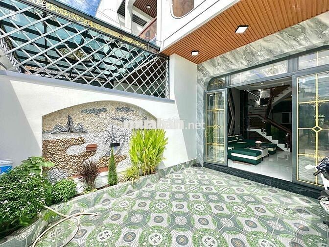 Nhà Gần Chợ Hưng Long 100m2 3PN 3Wc SHR Giá Rẻ Nhất Khu Vực
