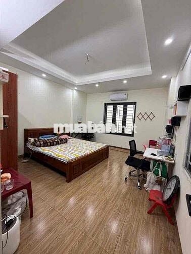 📢📢📢Nhà Ô Tô Tải Húc Nhau, Kinh Doanh Long Biên - 47m2 x 4 Tầng