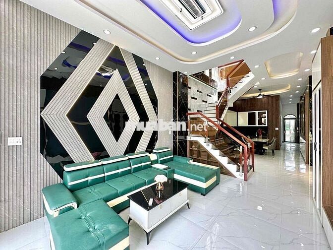 Nhà Gần Chợ Hưng Long 100m2 3PN 3Wc SHR Giá Rẻ Nhất Khu Vực