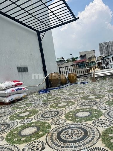 Bán nhà mới hẻm 122 Vĩnh Khánh giá rẻ