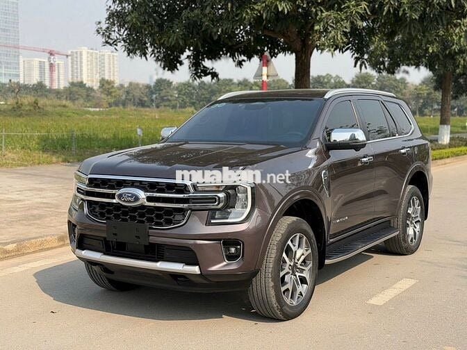 Ford Everest Titanium 4x2 2025 Nâu Diesel Tự động