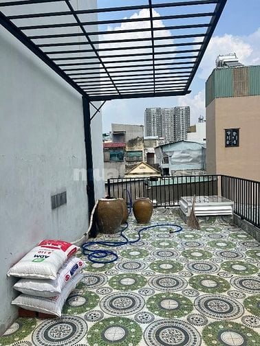 Bán nhà mới hẻm 122 Vĩnh Khánh giá rẻ
